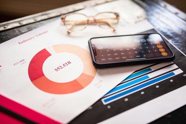 Enhancing supply chain performance: how ai transforms efficiency in the uk